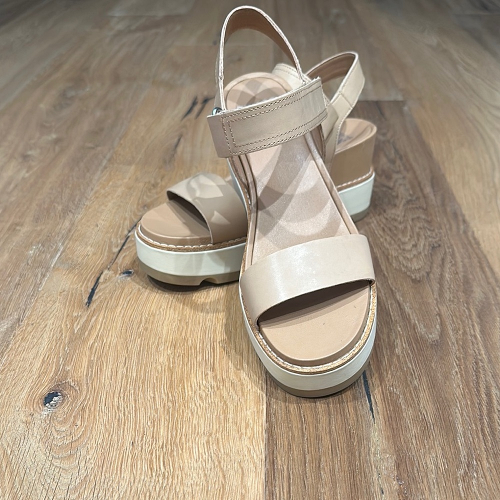 Sorel Tan Sandals with Comfortable Design